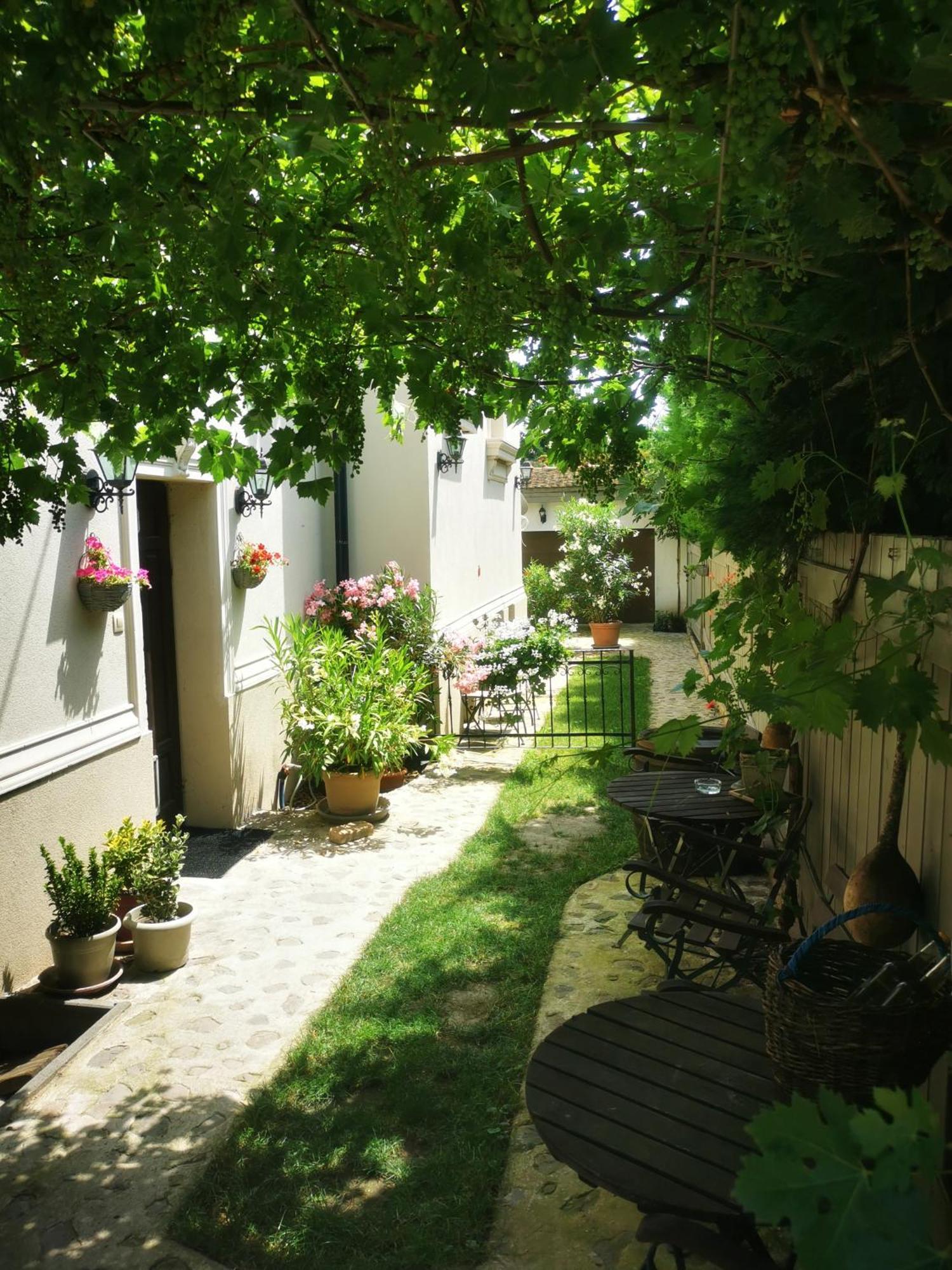 Kuria Apartman Budapest With Free Parking المظهر الخارجي الصورة